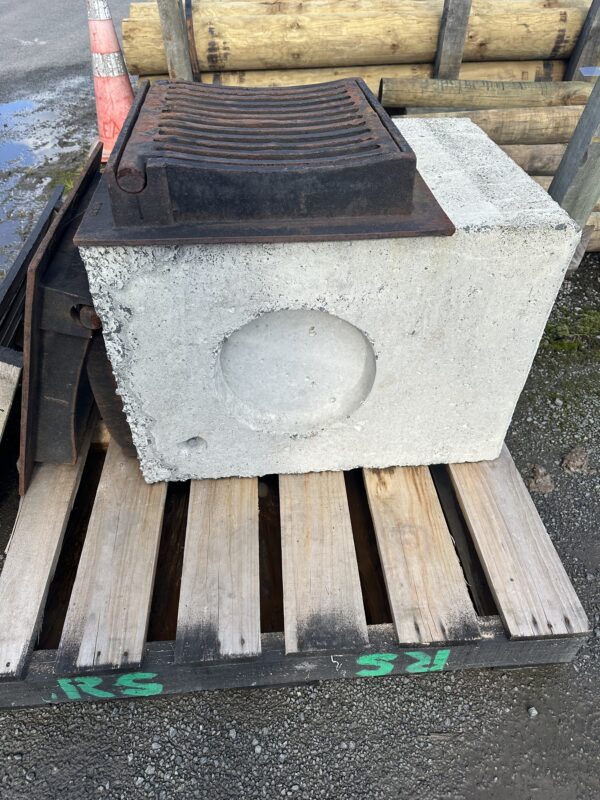 Concrete Cesspit 450 x 450 x 800 - Image 2