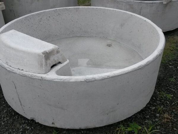 CONCRETE Troughs Round Ballcock Protected 100 Gallon / 455 L